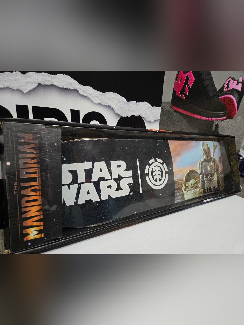 Element Star Wars The Mandalorian Graphic Slipper Tray - Black & Brown